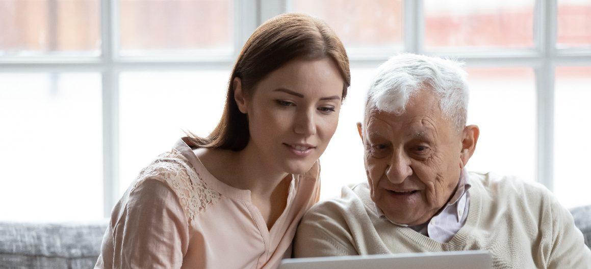 Cómo mantenerse sano después de los 70: Guía de vitaminas esenciales.