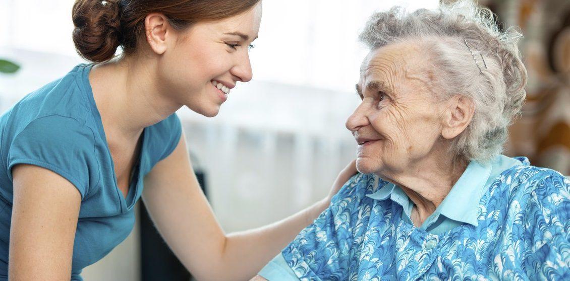 Las esenciales vitaminas para una vida plena en la tercera edad