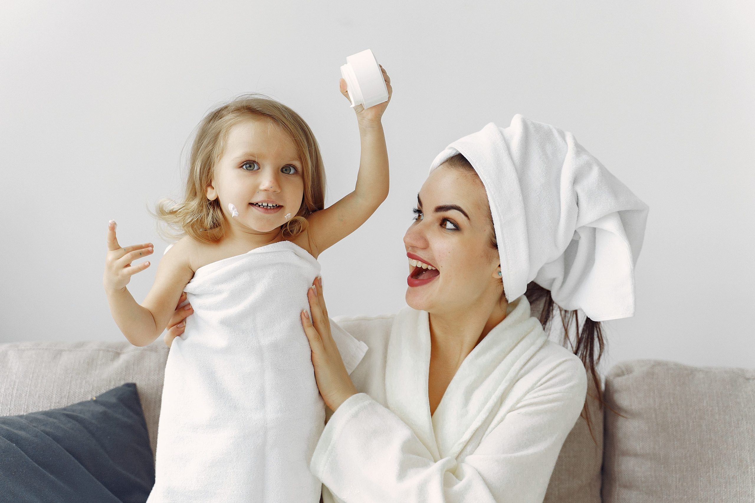 Consejos y orientación sobre cómo ayudar a tus padres mayores a bañarse