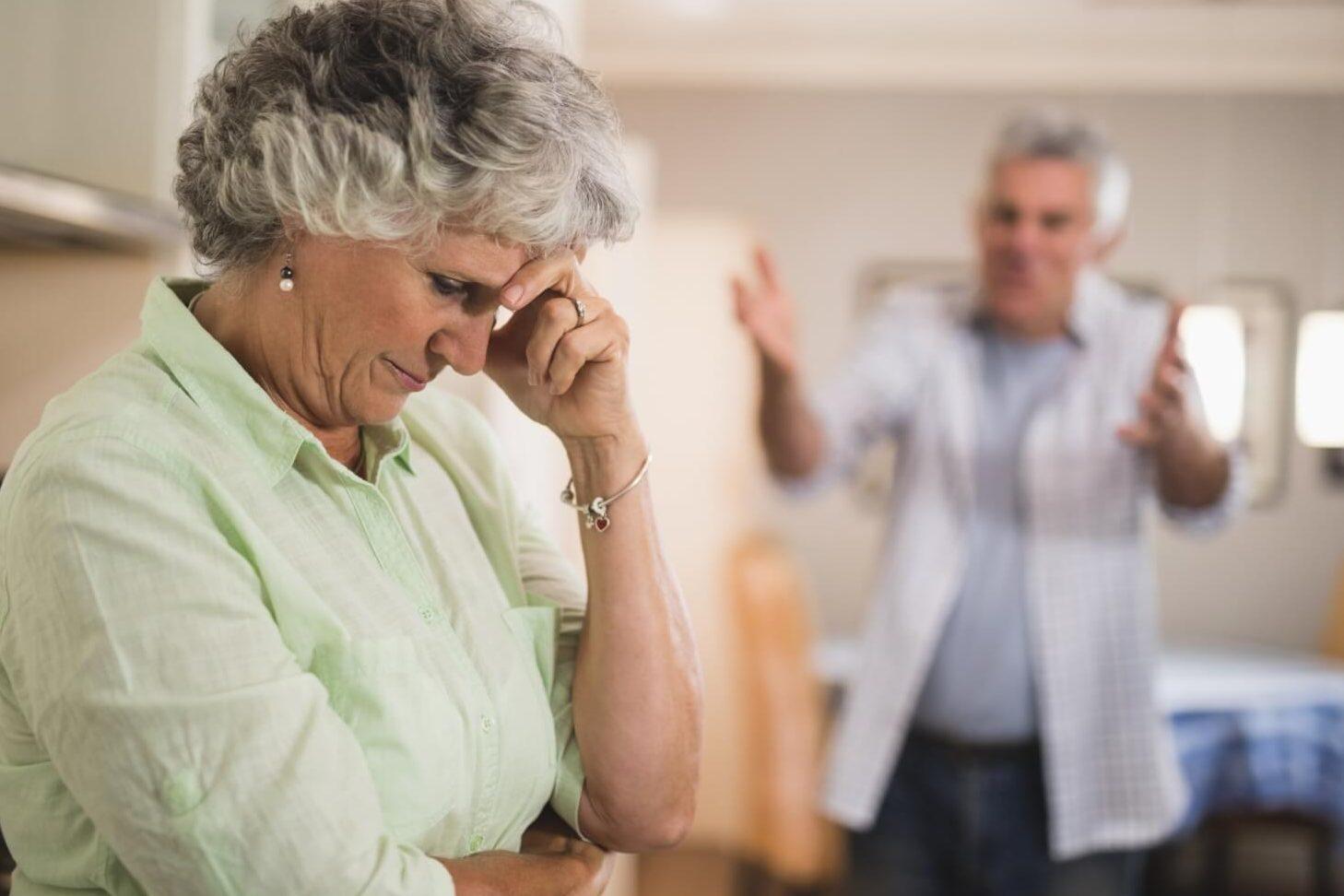 Entretener a los adultos mayores durante la cuarentena