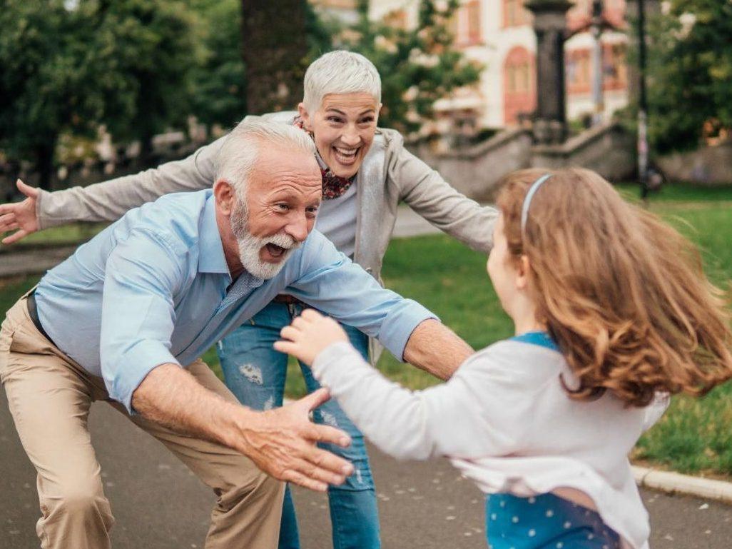 Maneras fáciles de mostrarles a tus abuelos que son importantes